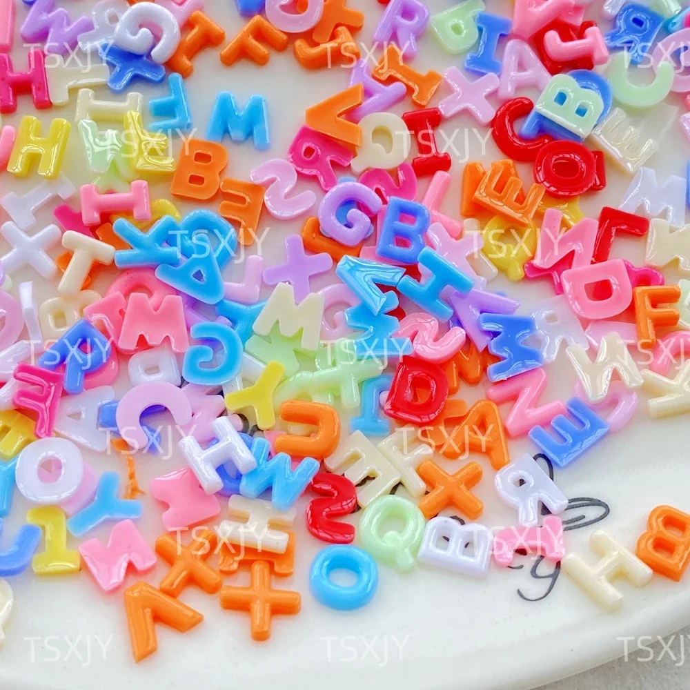 100 قطعة الكرتون الراتنج الصغيرة الملونة 26 رسائل مسمار الفن شقة الظهر حجر التماثيل سجل القصاصات DIY بها بنفسك مجوهرات ديكور الحرف