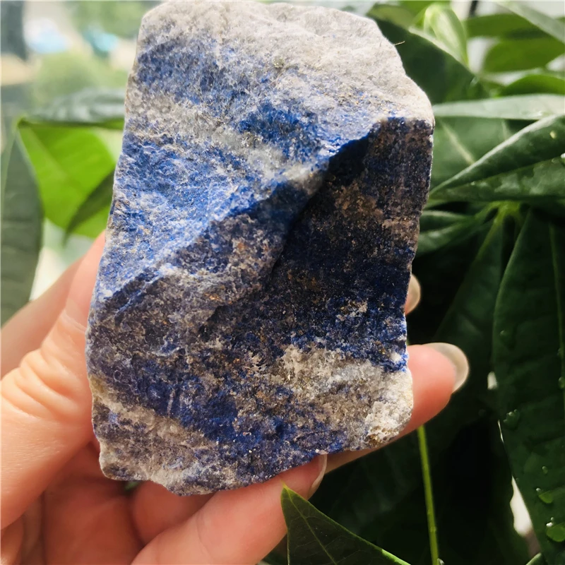 Natural sapphire, quartz ore, raw ore, gemstone energy stone