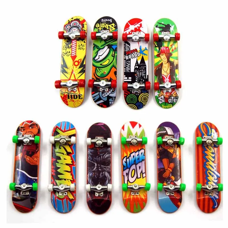 5Pcs infanzia giocattoli classici simulazione lega di plastica cartone animato Mini dito Skateboard giocattoli gioco Desktop creativo giocattoli regali per ragazzi