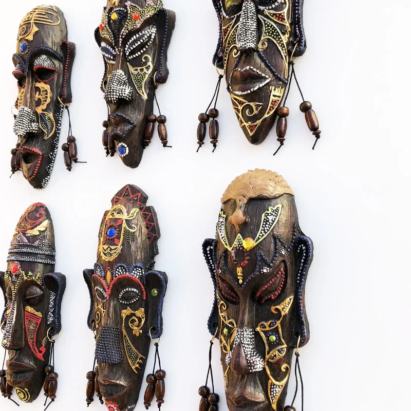 Vintage African Mask Wall Ornament, Hand-Painted Resin Artwork for Home Decoration, African Style Souvenir Gift