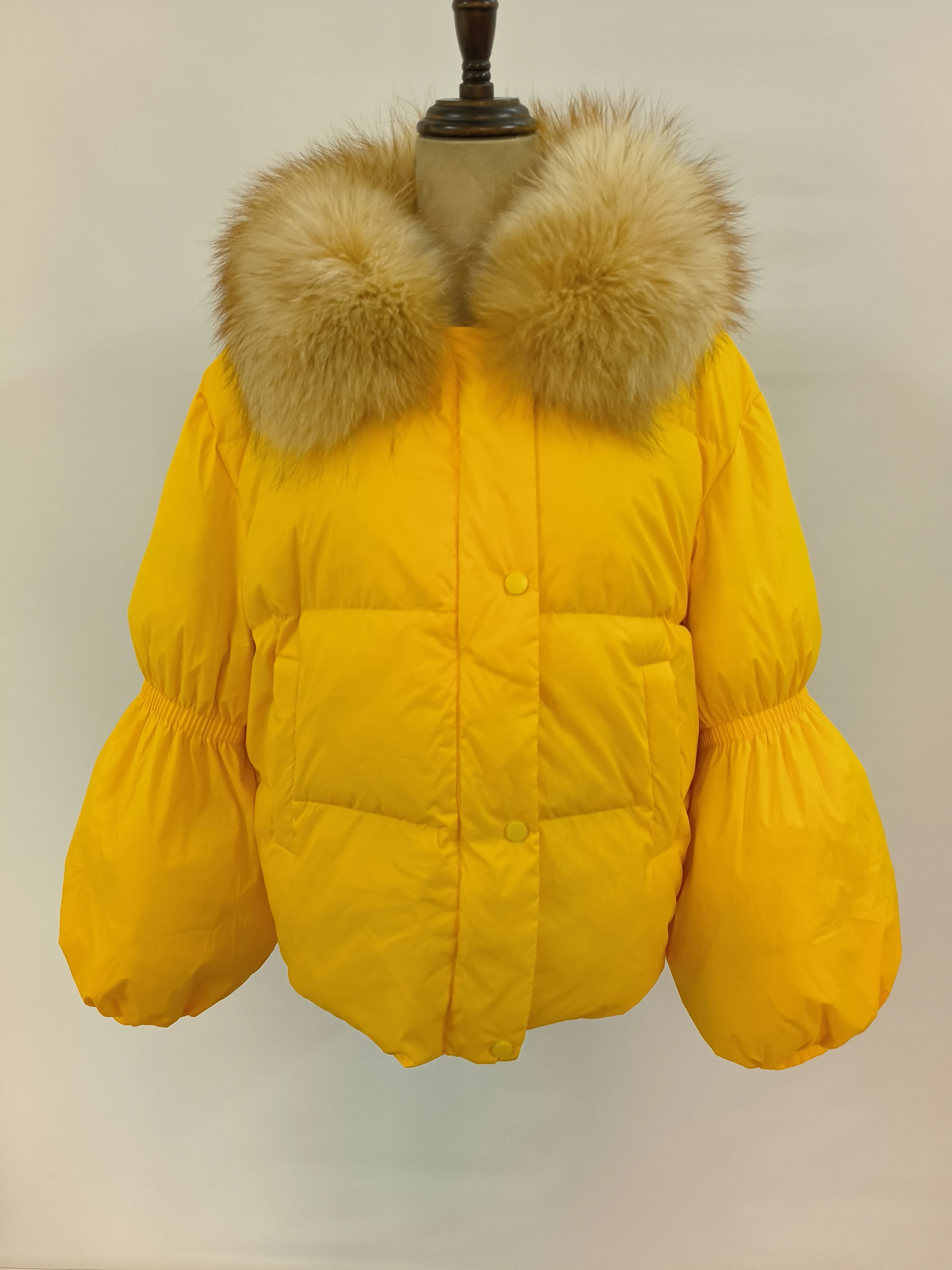 ホットセール高品質リアルラクーンファーカラーファッション冬新作レディースリアルラクーンファーダウンジャケットホワイトダックダウンコート