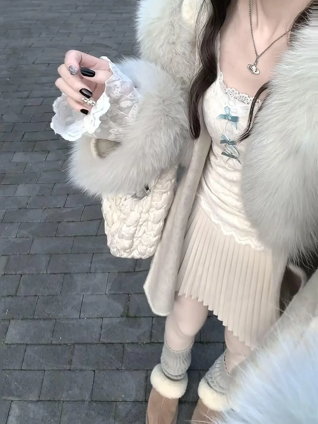 매듭 레이스 트림이 있는 여성용 가을 겨울 패션 탑 한국 스타일