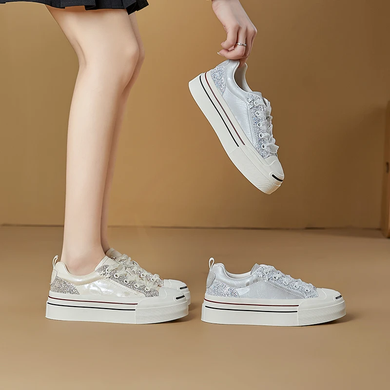 

2026 New Women's Sneakers Shoe Flat Fashion Skateboard Shoes Women Plus Size Spring and Autumn Fashion girl Shoes