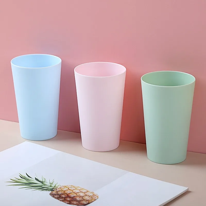 1 pièce, couleur aléatoire, tasse portable arc-en-ciel, pour pique-nique et tourisme, tasse à café et à thé en plastique, tasses domestiques, tasse colorée performante, чашка