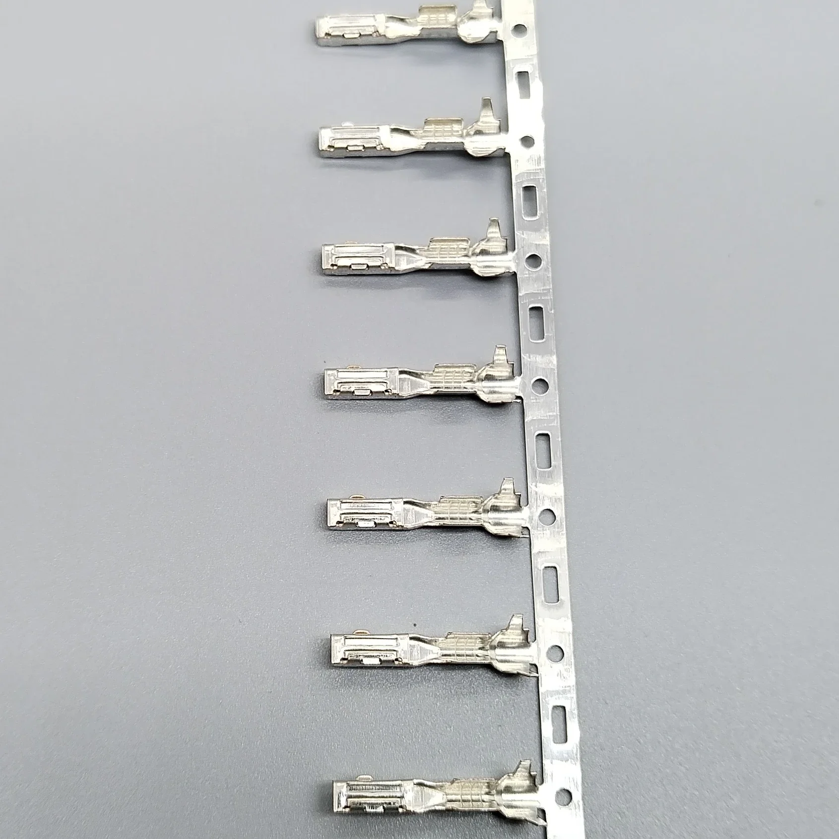 

shhworldsea 6189-7535 6189-7534 Автомобильный разъем для фар и противотуманных фонарей Chevrolet