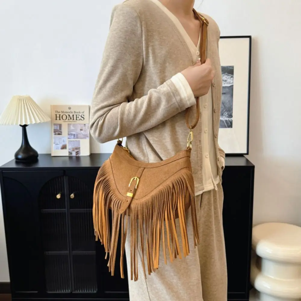 

Sweet Korean Style Tassel Shoulder Bag Vintage Rivet Suede Crossbody Bag Large Capacity PU Leather Ethnic Style Handbag Outdoor