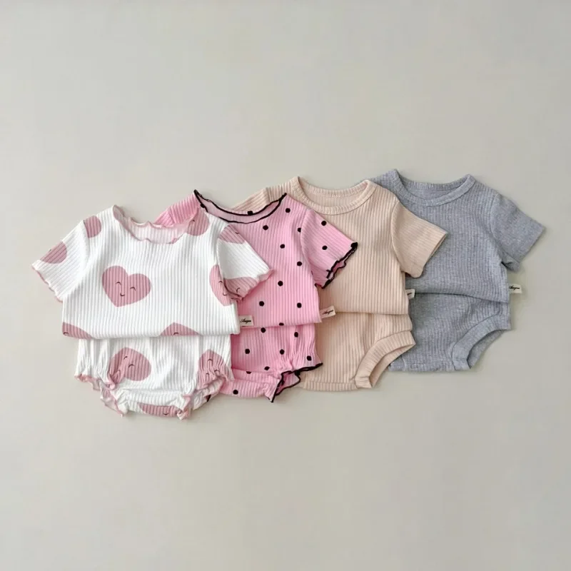 2024 New Baby Girl Set di vestiti a maniche corte Cute Heart Print Infant Girl outfit Toddler Baby Summer T Shirt + Shorts 2 pezzi Suit