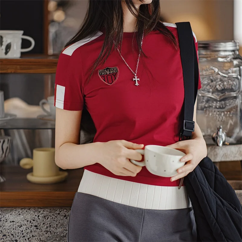 Maden Vintageสีบล็อกกีฬาแขนสั้นเสื้อยืดผู้หญิงฤดูร้อนสีแดงSlim FitลูกเรือคอTeeปักStreetเสื้อลําลอง