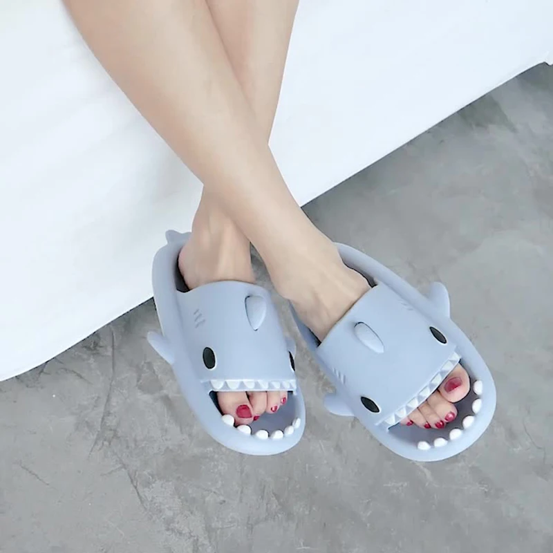 Summer Shark Slippers Women Beach Slides Bathroom Non-slip Thick Sandals Home Couple Flat Shoe Children\'s Funny Sandals