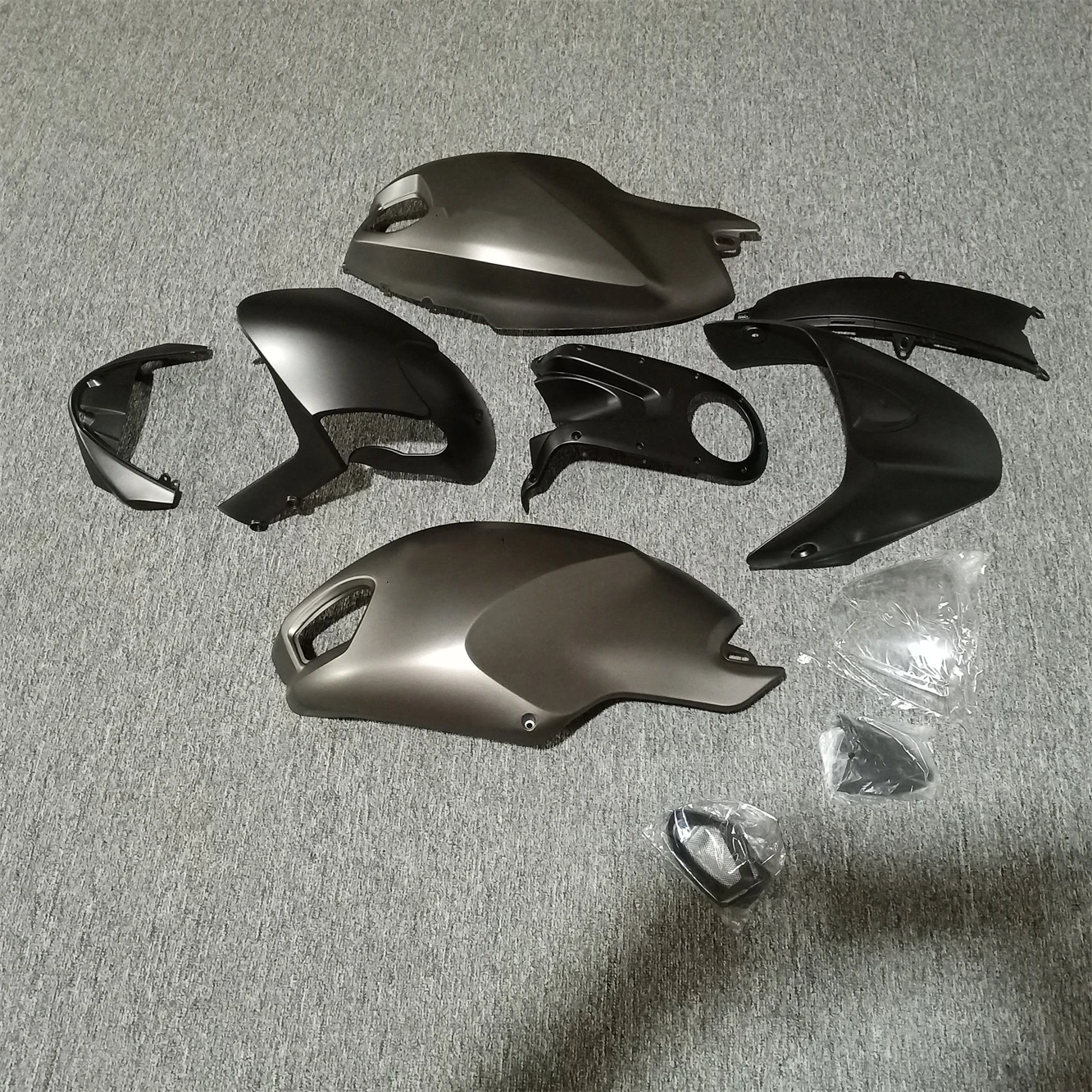 Motorcycle Fairing Suitable for Ducati 795 M1100 696 796 fairing gray Black