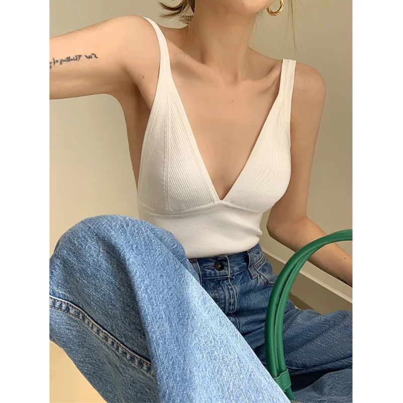 

V-neck small camisole vest for women in summer, sexy backless and spicy girl style, worn as a base for outerwear
