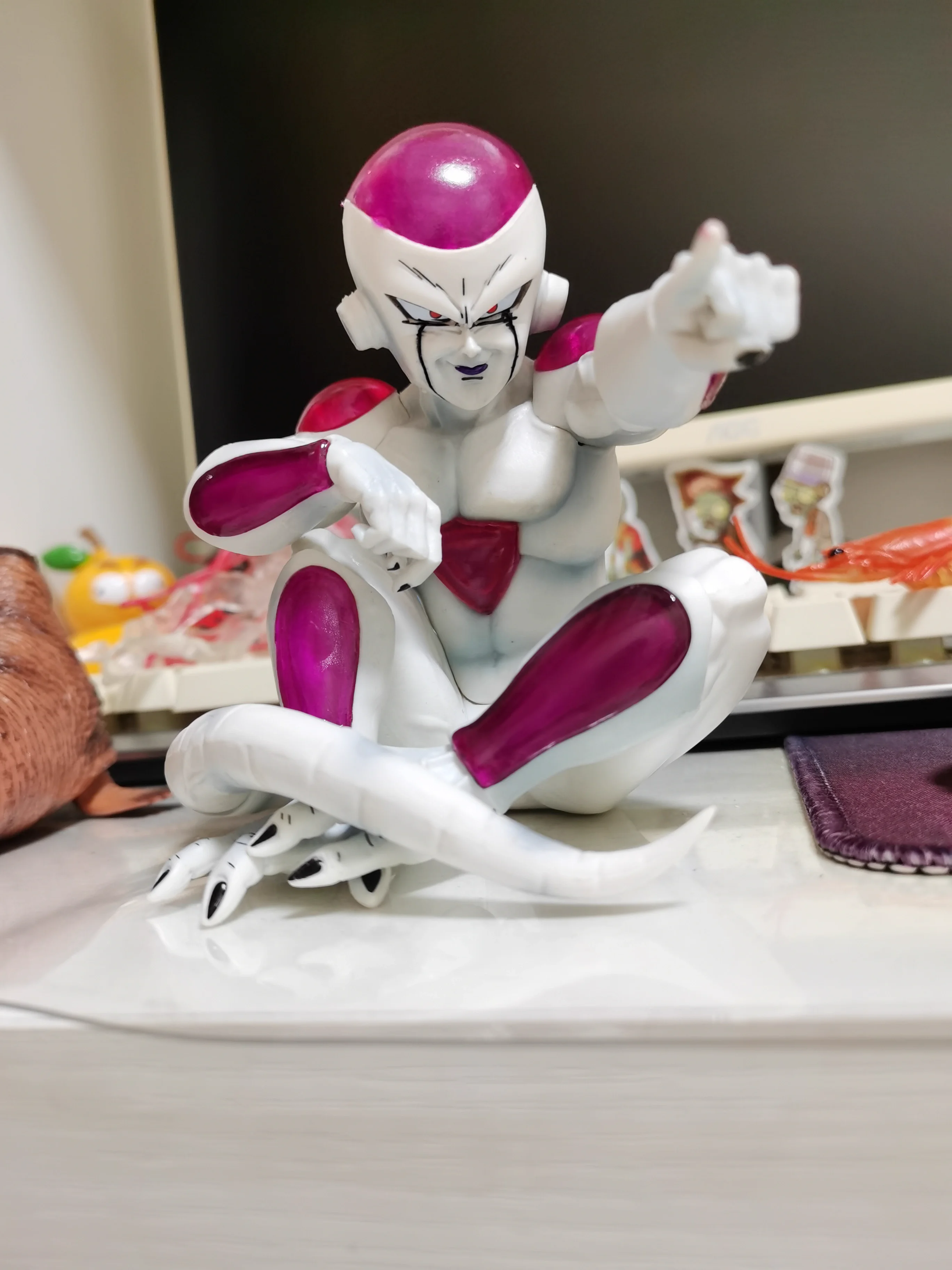 11CM Baru Ornamen Mobil Anime Dragon Ball Z Gambar Kelas Frieza Figur Aksi PVC Meja Ornamen Koleksi Model Boneka Mainan Hadiah