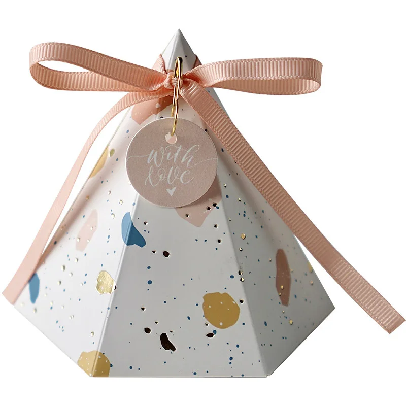 

Gift Box Pyramid Wedding Favors Candy Box Baby Shower Chocolate Paper Box with Ribbon Boxes Packaging Small Boxes for Gifts