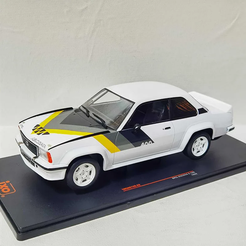 

IXO 1:18 Scale OPEL ASCONA B 400 1982 Simulation Alloy Car Model Diecast Toy Collectible Ornaments