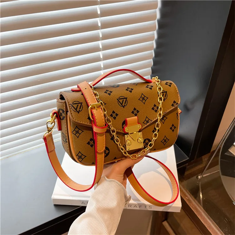 

2025 New! Light Luxury Retro Old Flower Chain Shoulder Messenger Bag | Premium Small Square Commuter Bag