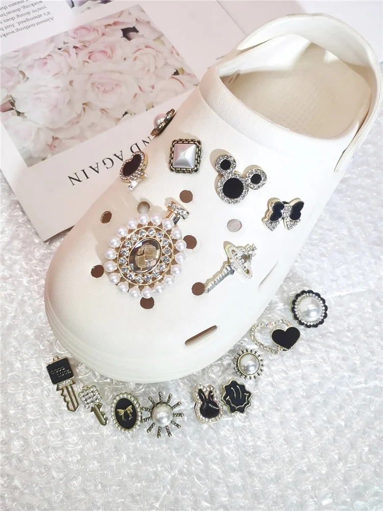 Original Rhinestone Shoe Charms Luxury Jewelry Buckle Accessories Diy Clog Shoes Decorations Women Sandals Bubble Slides Decor