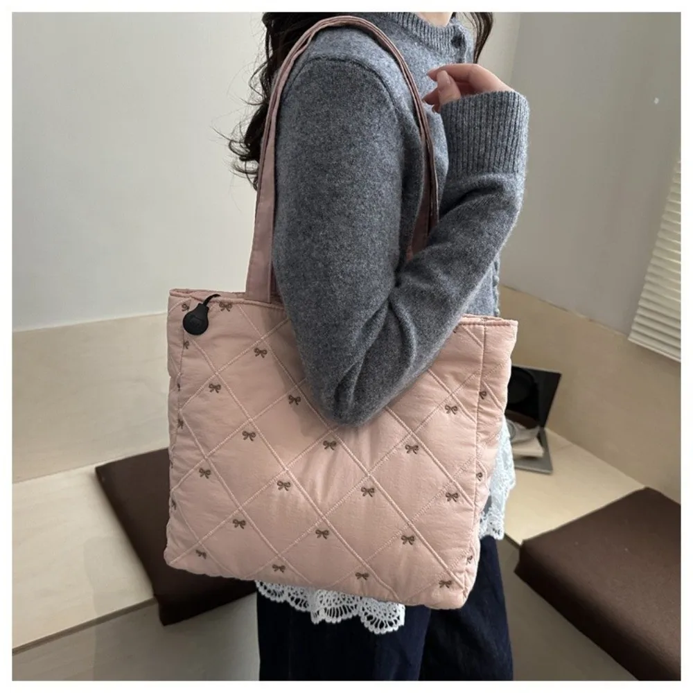 Fashion Large Capacity Quilted Tote Bag Solid Color Bow Embroidery Shoulder Bag Argyle Pattern Lightweight Zipper Bag view 2