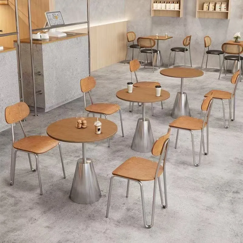 Wood-colored café, round table coffee table, dessert shop booth, commercial sugar syrup bakery