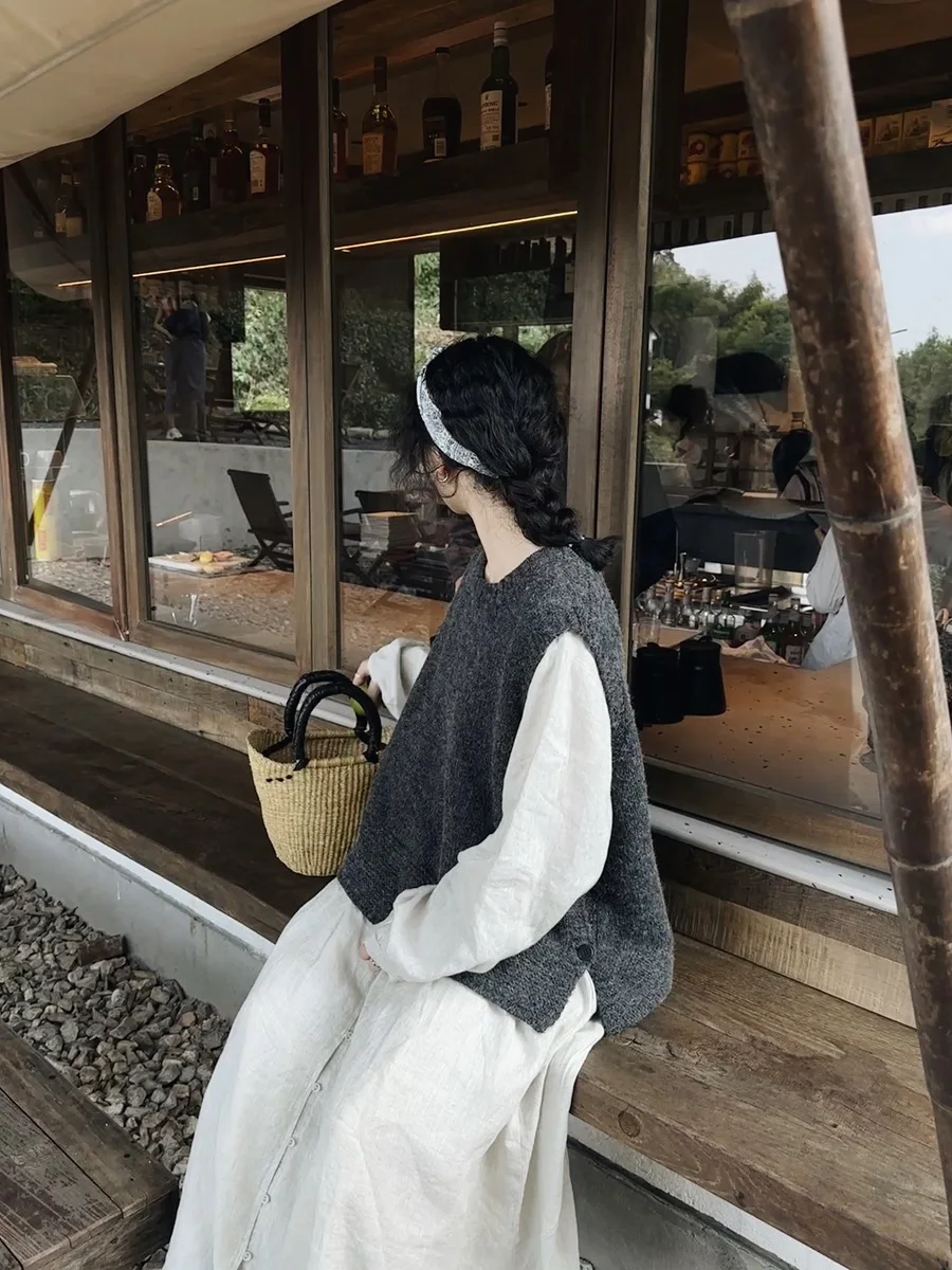 

Japanese Sle Knitted Sweater Vest Women's Faion Retro Sweet Side Slit Vest Autumn Winter Student Friendly round Ne Design