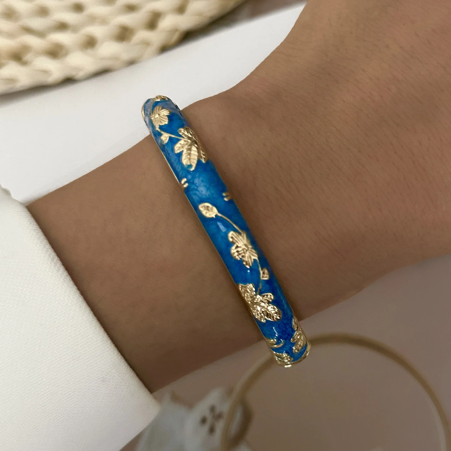 Ethnischer Stil, luxuriöse mehrfarbige Emaille-Blumenarmbänder für Frauen, goldfarbenes Blatt-Blumen-Cloisonné-Armband, Bohemia-Charm-Schmuck – Detail 7