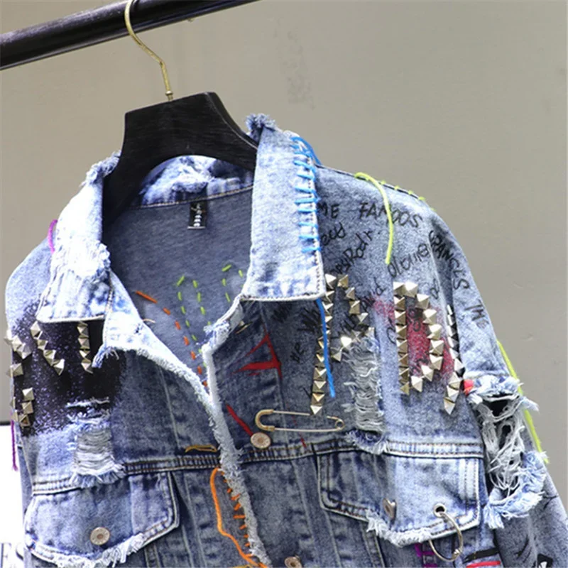 

Rivet Tassel Graffiti Print Denim Jacket Women Loose Short Cowboy Outwear Holes Long Sleeve Big Pocket Jeans Jacket Coat Female