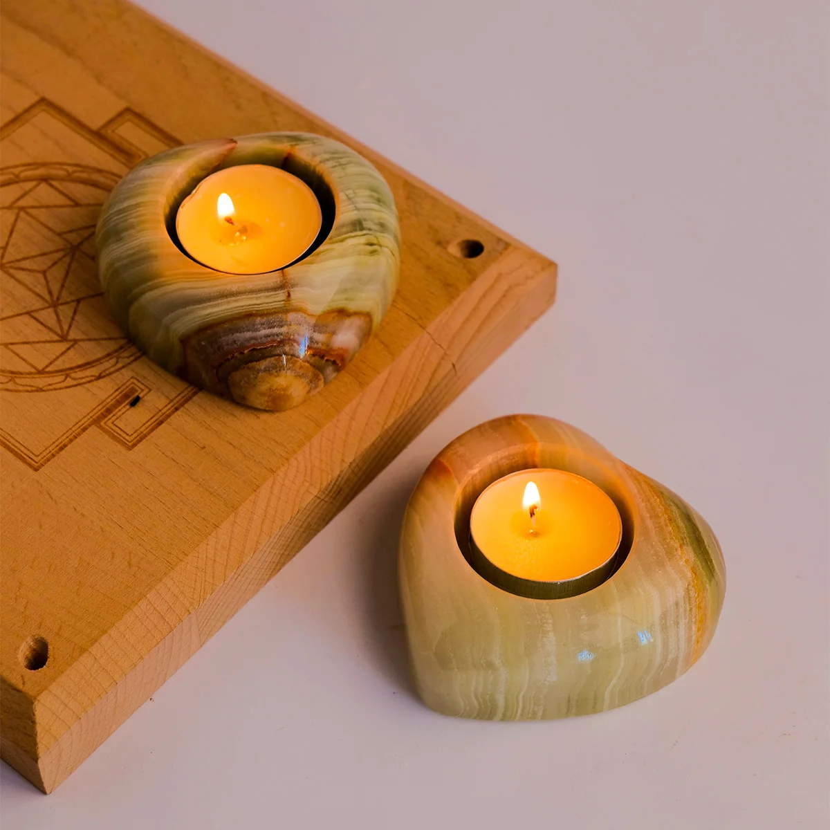 

1 шт., натуральный афганский нефритовый кристалл, необработанный камень, квадратный подсвечник в форме сердца, бездымная свеча, домашний декоративный аксессуар