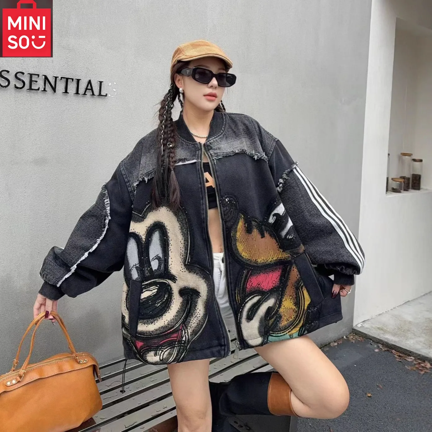 

MINISO European Large Edition Heavy duty Embroidered Top with High Quality Texture, Cotton Jacket, Loose Jacket, Trendy Brand