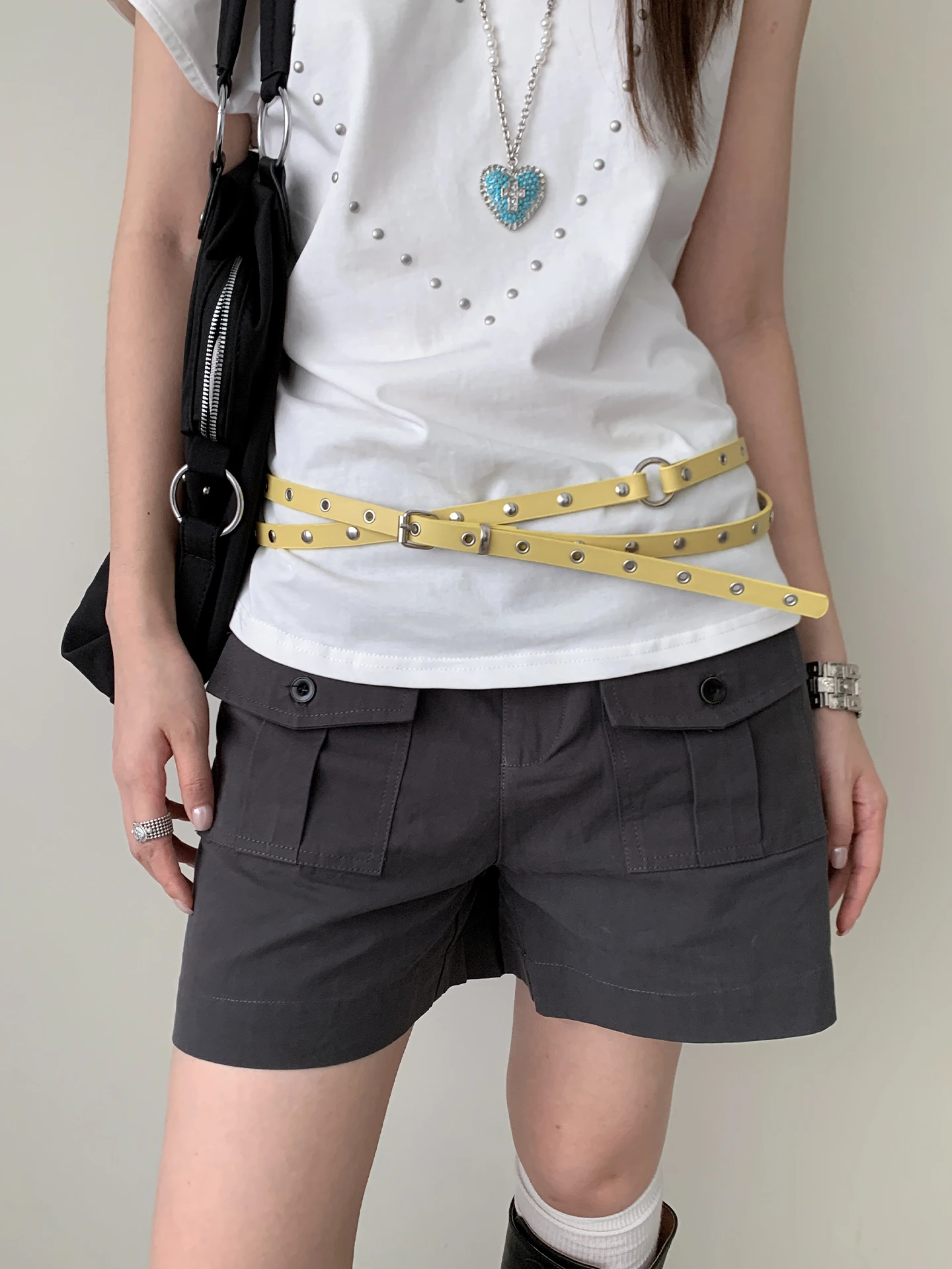 Cinto Feminino de Couro Estilo Punk Y2K com Fivela de Metal de Luxo e Camada Dupla Cravejada para Shorts Jeans