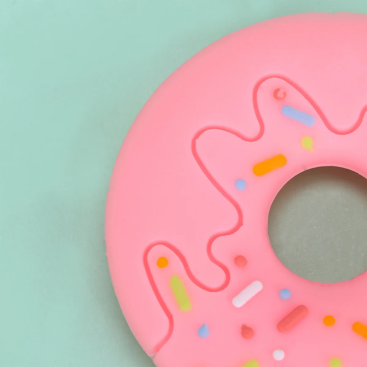 1Pcs 3D Donut Teether Pink Baby Teether Fine Workmanship Attractive Appearance Soft Textured Surfaces Bright Colors