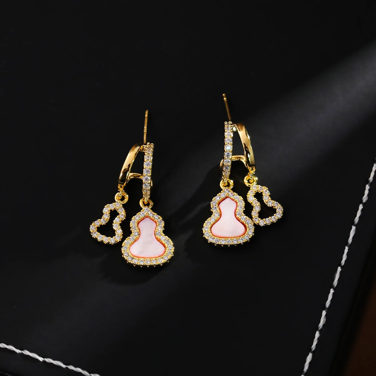 High Quality S925 Silver Needle Pink Mother Of Pearl Gourd Ear Buckle Women Elegant Temperament New Chinese Style Earrings