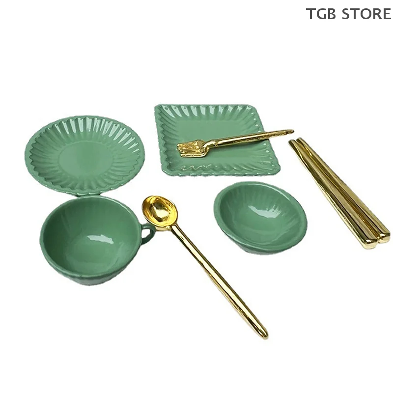 7 pz/set 1:12 Piatti In Miniatura Tazze di Caffè Coltelli Forchette Cucchiai In Miniatura Giochi Di Imitazione Cucina Giocattolo Casa Delle Bambole Accessori