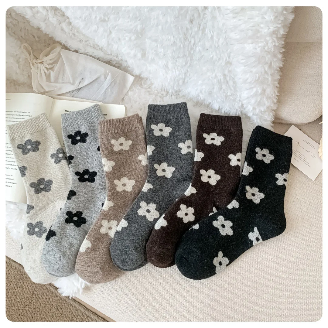 

Women's Socks Korean New Harajuku Flower Fashionable Kawaii Sweet Cute Winter Thickened Warm Comfortable Woolen Socks For Girl
