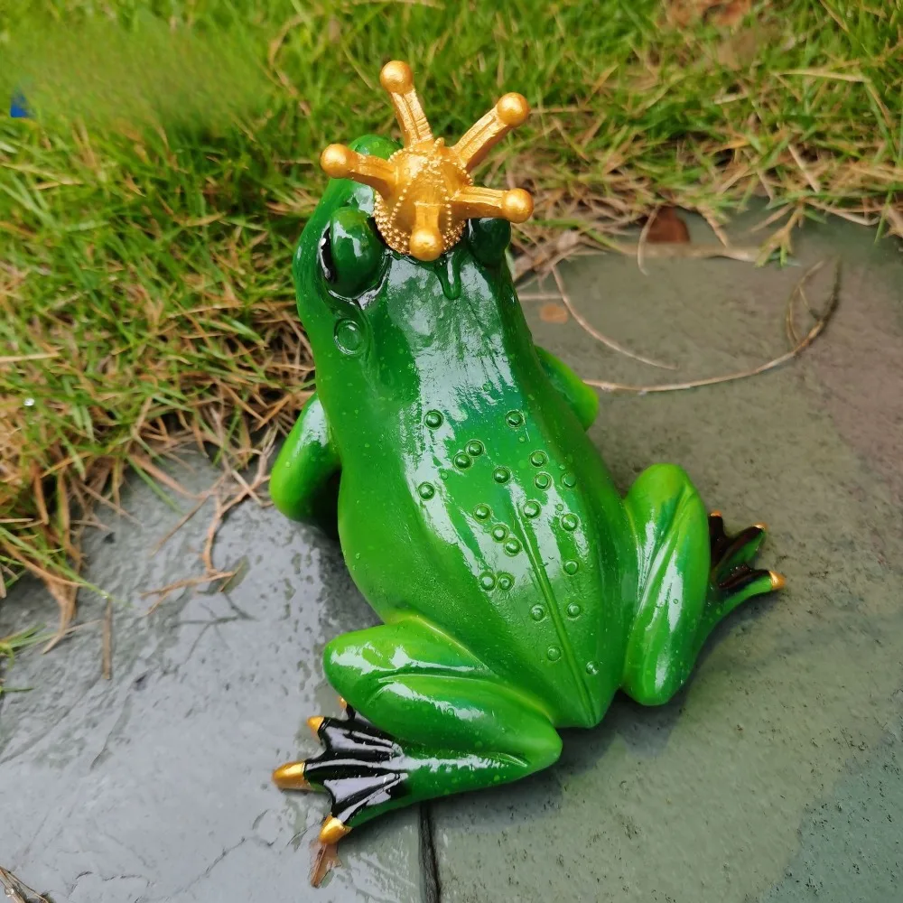 

Study Wearing Crown Miniature Frog Statues Resin Material Cute Frog Figurines Handmade Frog Ornament Home Garden