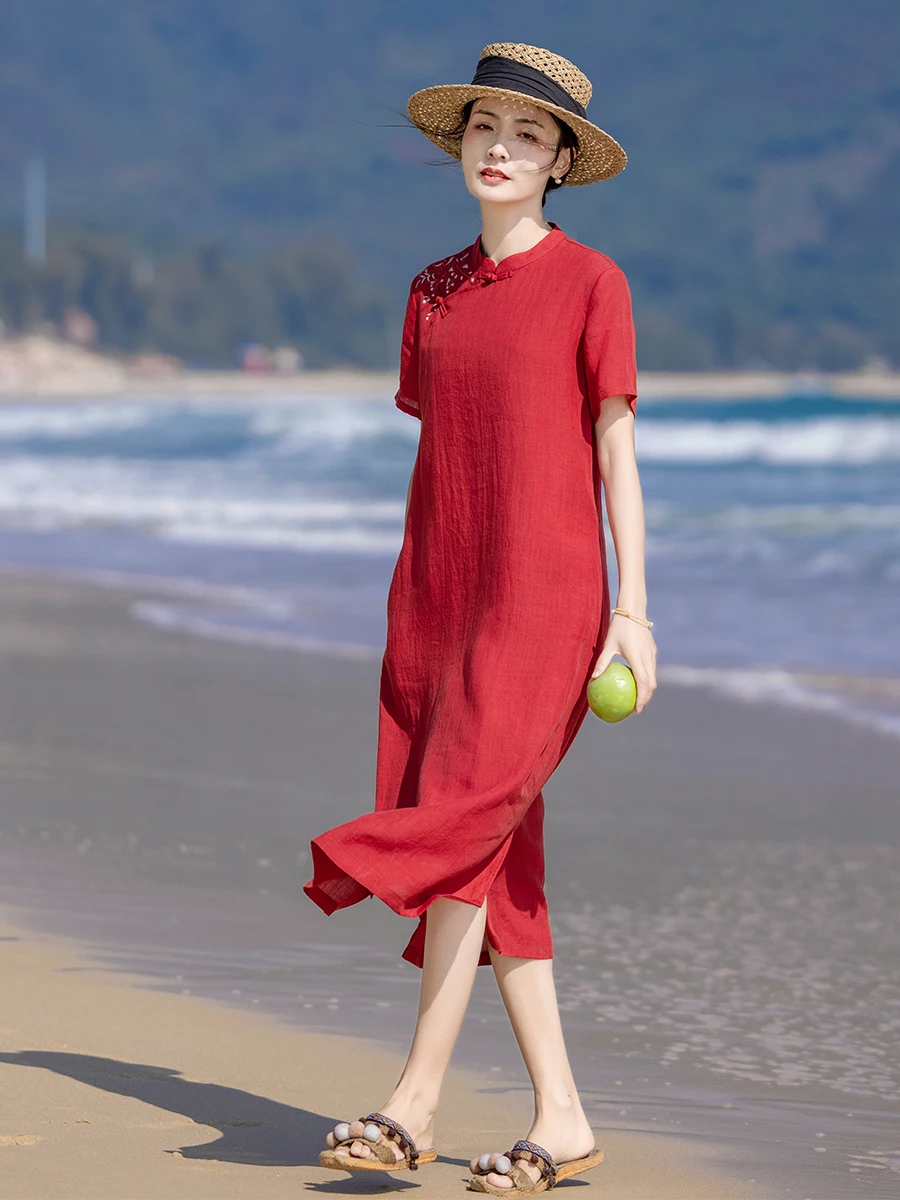 Abito da Sposa Cinese in Seta Rossa con Ricami e Bottoni, Nuovo Design Primavera-Estate