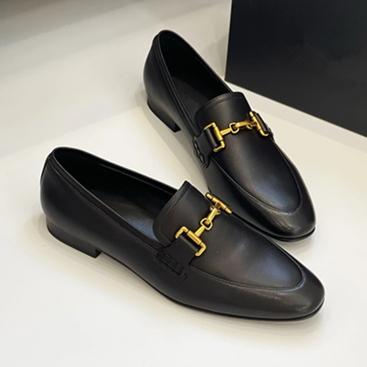 

Dave&Di French Minimalist Gold Buckle Sheepskin Casual Commuter Loafers Women Fashion Elegant Black Flat Shoes