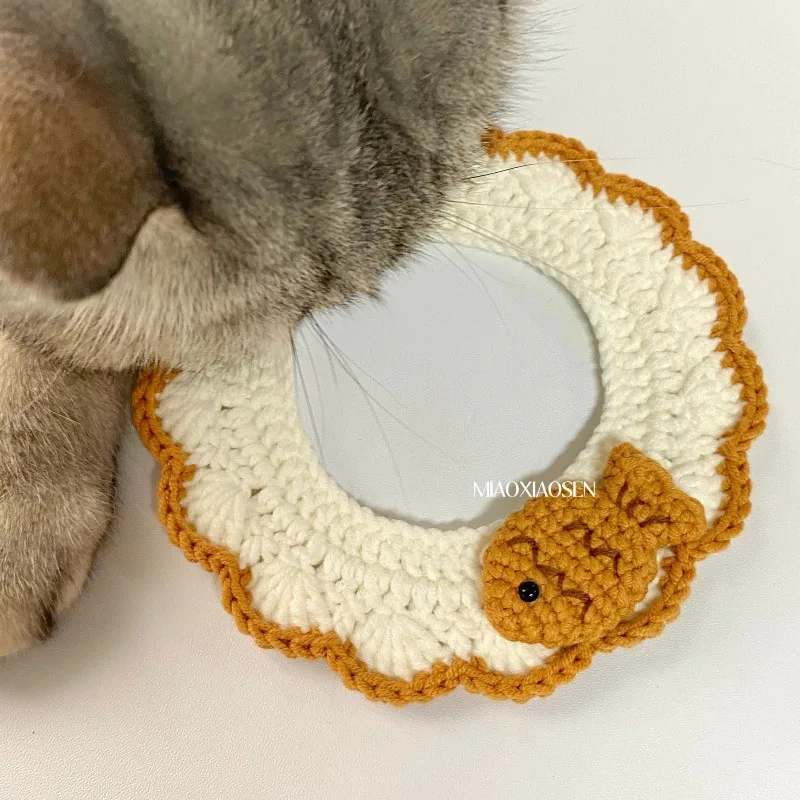 Ins Style Cat Necklace Dog Hand-woven Collar Exquisite Craft Knitted Fish Scarf Small Dog Bib Party Decoration Photo - view 3