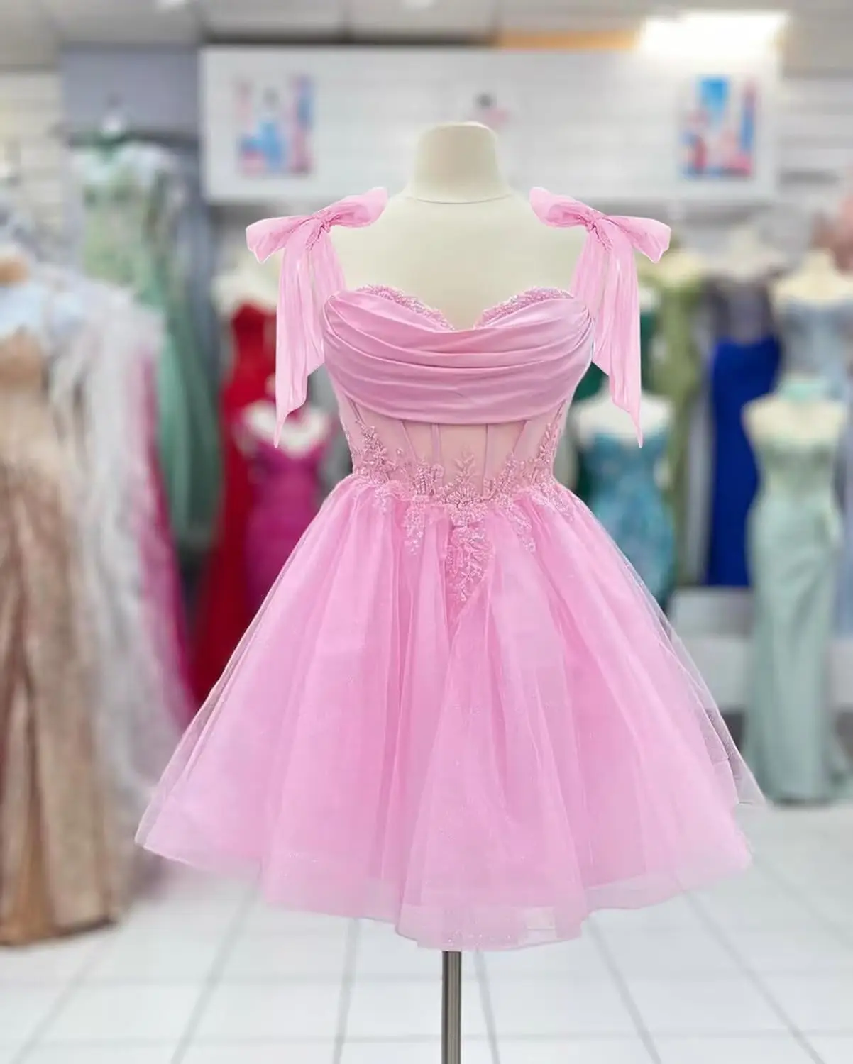 

Tulle Short Homecoming Dress for Teens Lace DAMA Dresses for Quinceanera Spaghetti Straps Bow Prom Gown