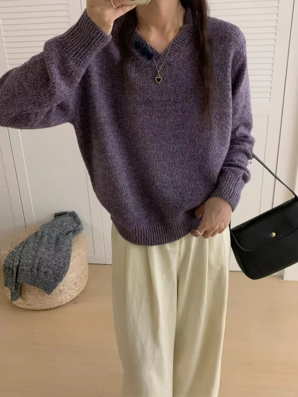 Maglione lavorato a maglia V-ne da donna Morbida pelliccia d'orso Filato misto Dimagrante All-match Overhead Lungo Sve Calore Riscaldamento Autunno Inverno