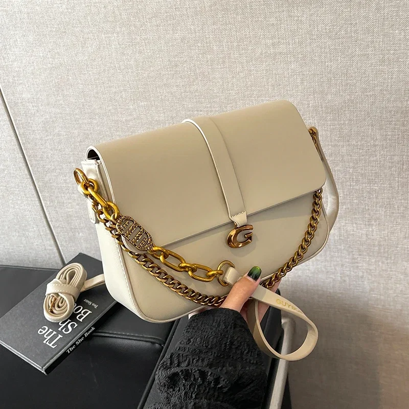 حقيبة يد كلاسيكية مصممة من الباريس لعام 2025 - حقيبة يد جلدية بسيطة مع سحر عتيق وحزام كروس حديث #3