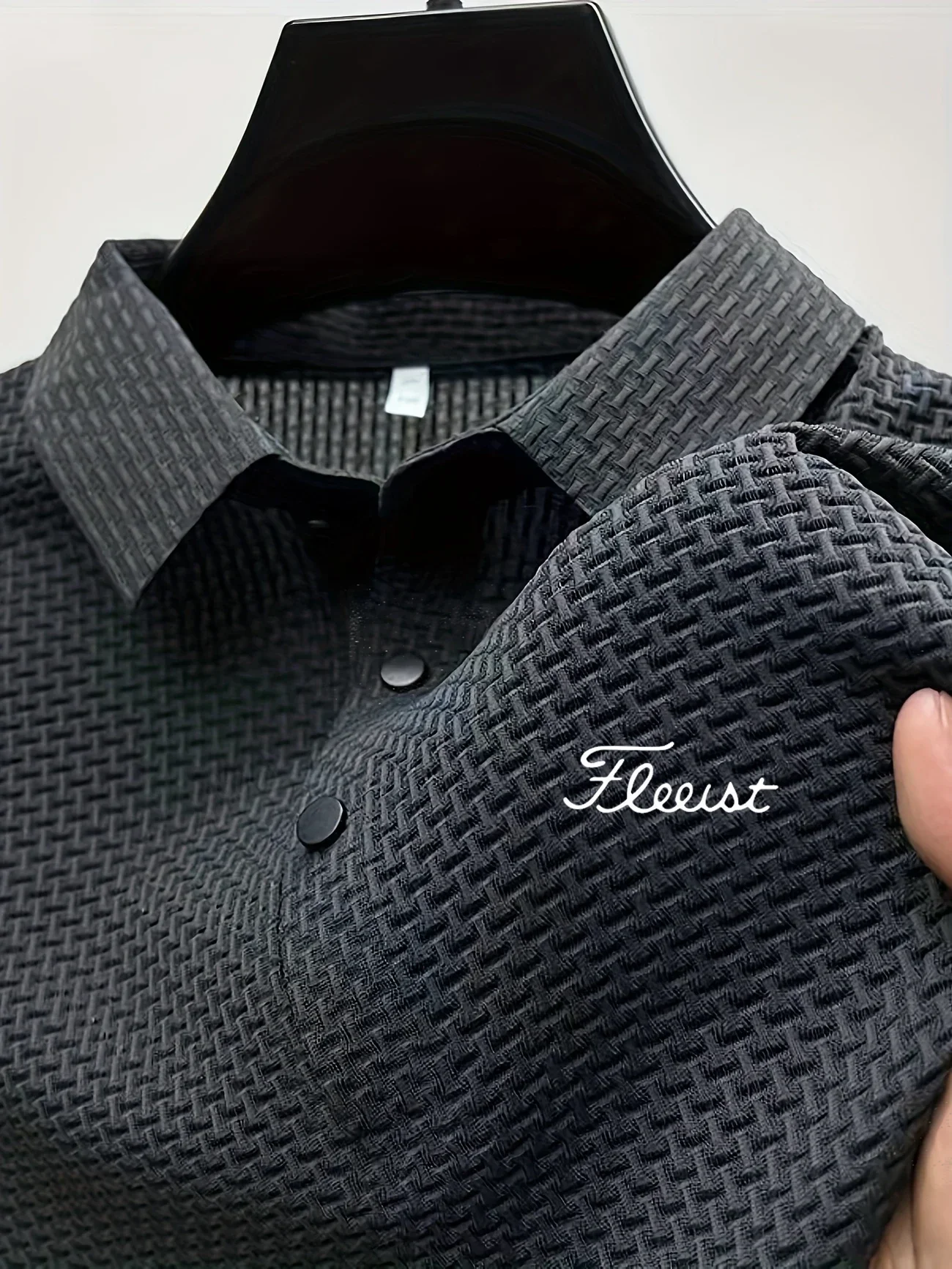 

The 2025 new style of fashionable, trendy and high-end short-sleeved POLO shirt for men's daily commuting is casual and comforta