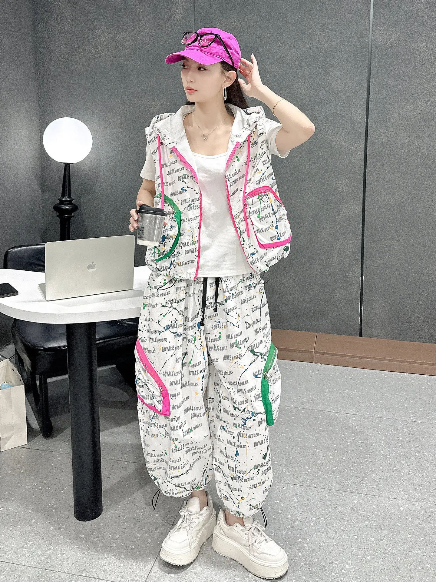 

White Letter Print Sleeveless Vest Two Piece Set Women Hip Hop Streetwear Harem Pants Casual Oversized Outfit Wholesale