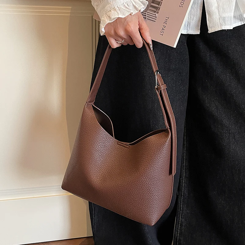 

Маленькая большая сумка из искусственной кожи, новинка 2025 года, трендовая винтажная сумка на плечо для женщин, сумки через плечо, шикарный кошелек для ежедневного использования и путешествий