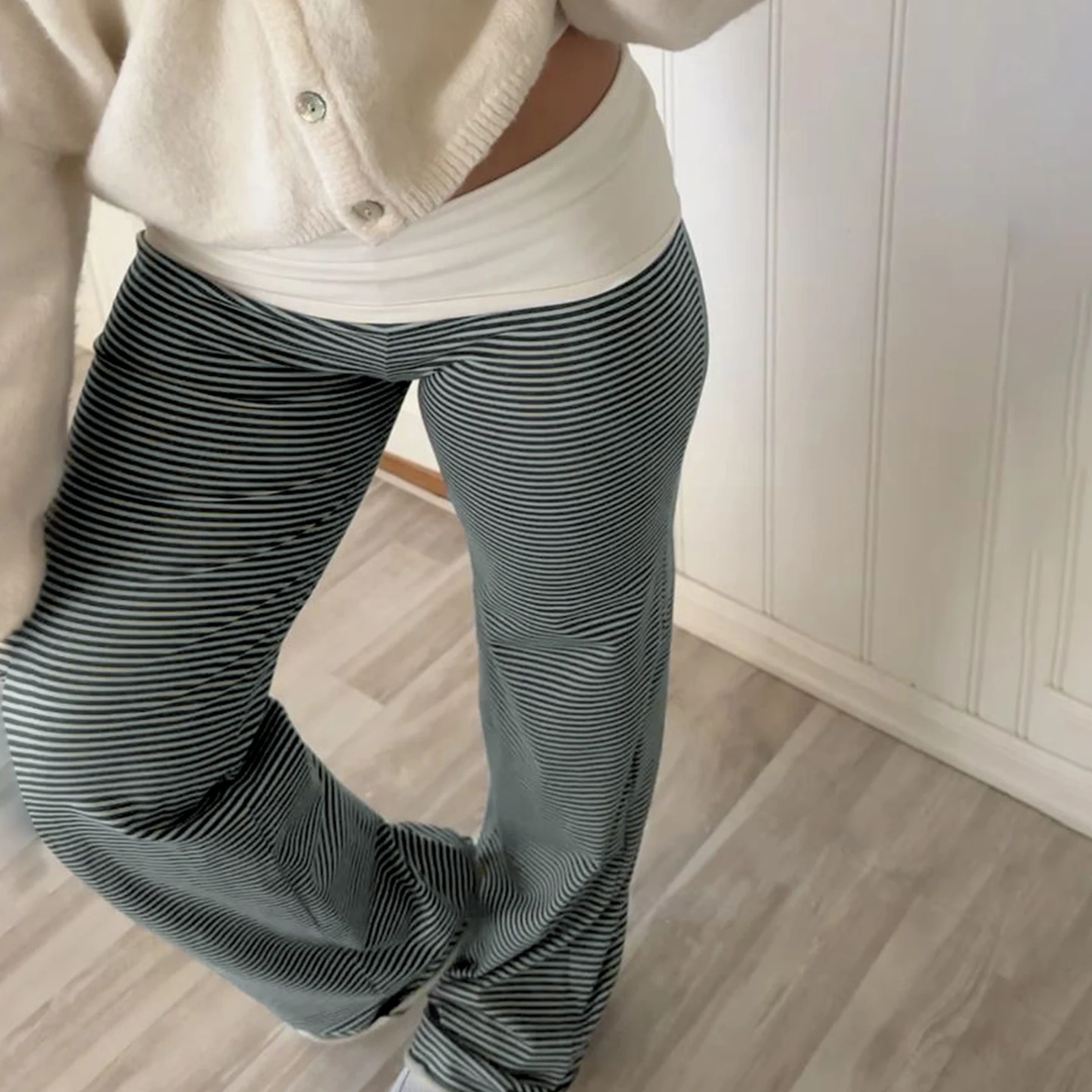 SUCHCUTE Sommer-Strickhose mit kontrastierenden Streifen für Damen, lässige, gerade geschnittene, elastische lange Hose, Y2K Bell Bottoms, Sport-Jogginghose – Detail 15