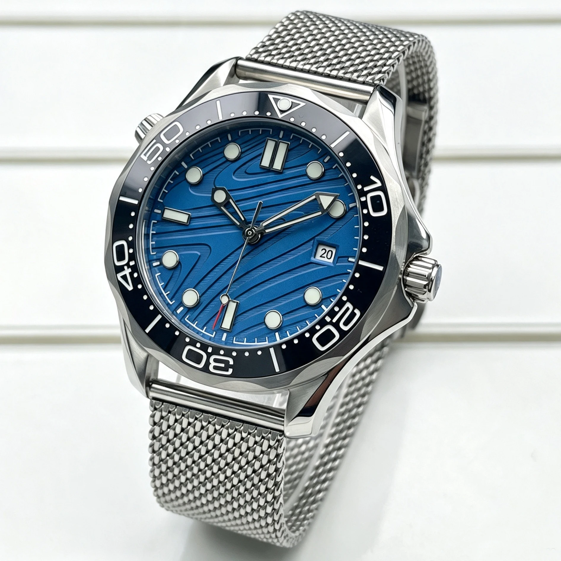A Men's Waterproof 41.5mm Wristwatch With A Mesh Steel Strap, Calendar Function, And An Optional Miyota 8215/ST1612 Movement.