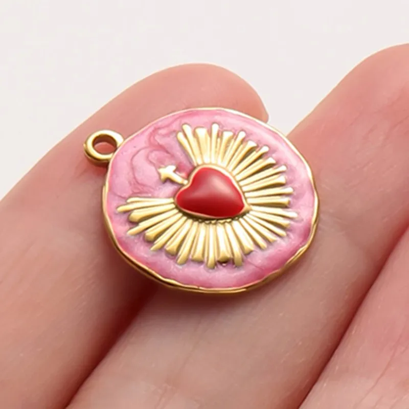 2 Stück Perlmuttrosa/Hot Pink Emaille-Anhänger mit heiligem Herz für Schmuckherstellung, Flammen-Liebes-Anhänger, handgefertigte Halskette, Geschenk – Detail 12