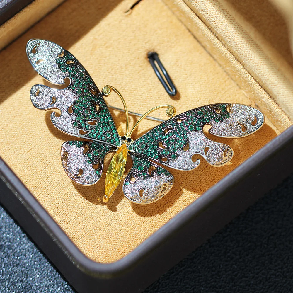 

Luxury Micro-inlaid Zircon Three Color Butterfly Brooches for Women and Men Classic Design Insect Broche Coat Suit Accessory Pin