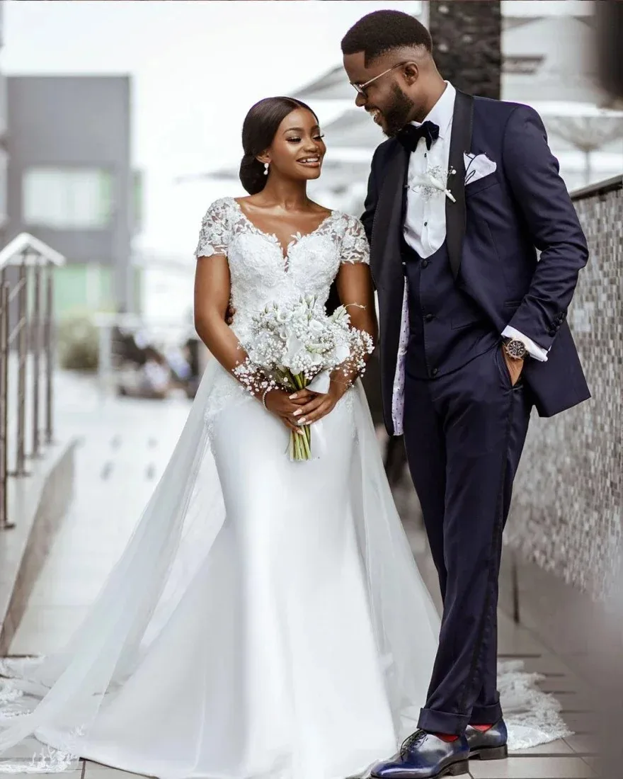 Custom Sparkly Mermaid Satin Long Sleeve Wedding Dress 2026 Lace Appliqus Vestido De Noiva Sereia African Bridal Gown