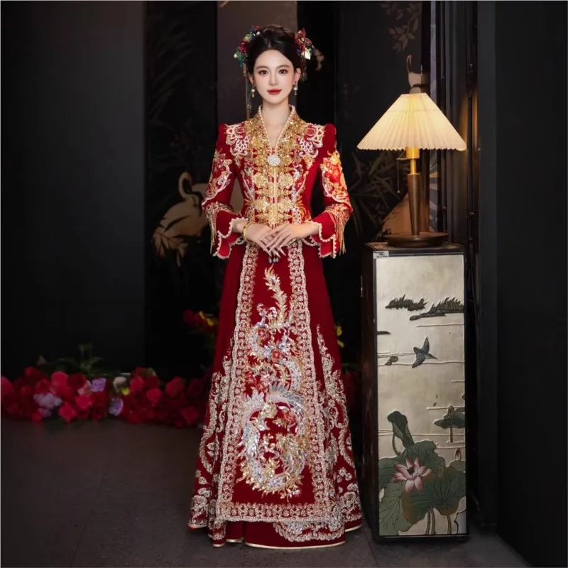 

New velvet Chinese-style wedding dress for the ceremony