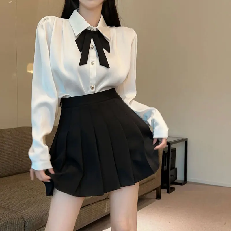 

Women's Preppy Sle Set with Bow Design irt And High Waist Pleated Skirt for Autumn Season Layered Faion Outfit