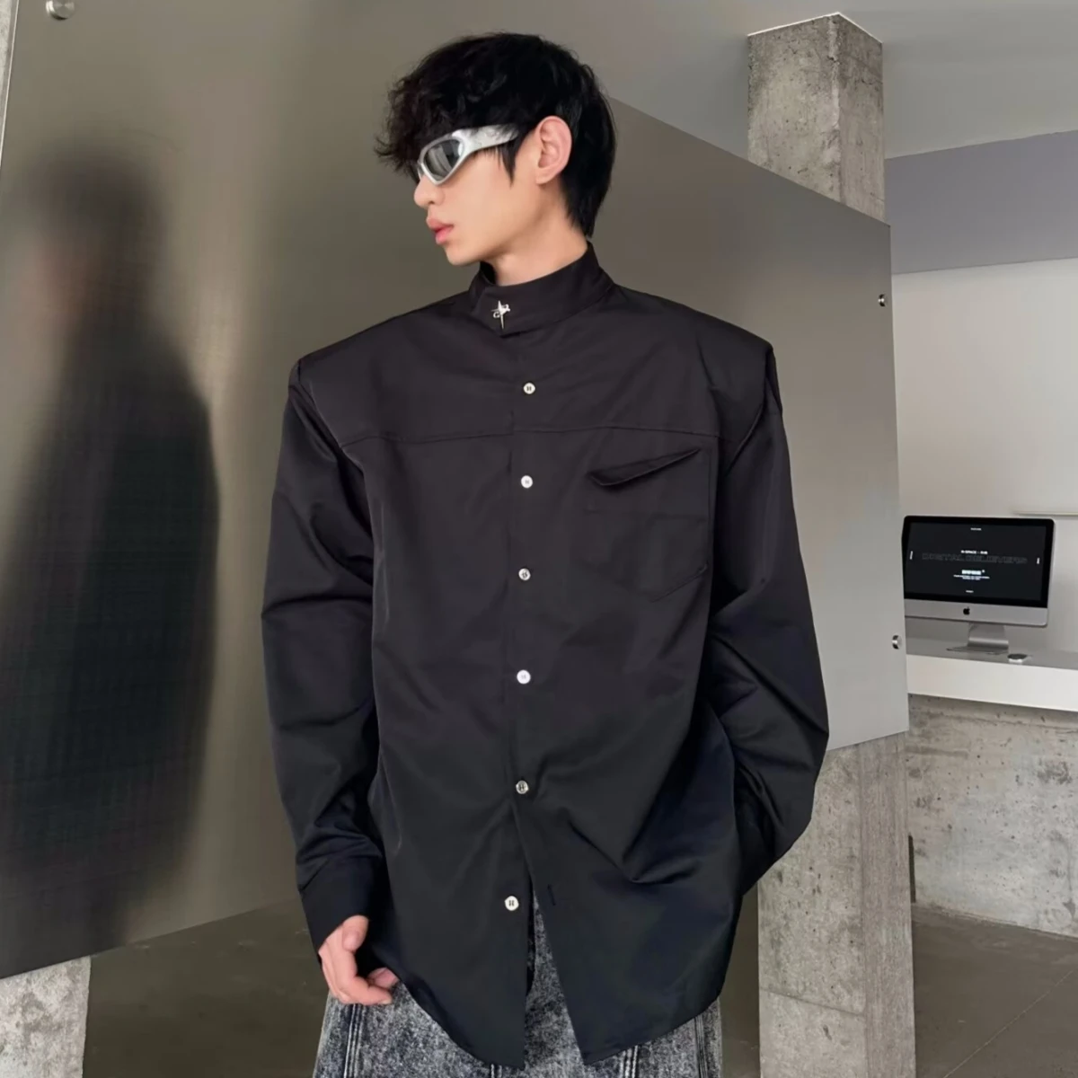 

Advanced Pocket Split Design Long Sleeve Men's Shirt Tailored Shape Stand Collar Fashionable Pure Color Casual Style Polyeste...